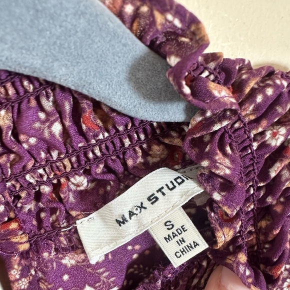 Max Studio long smocked sleeve peasant blouse size Small maroon purple - Picture 5 of 6